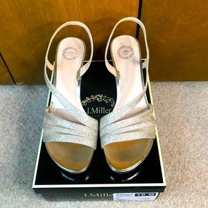 I Miller Nannett Platino Champagne Slingback Pumps